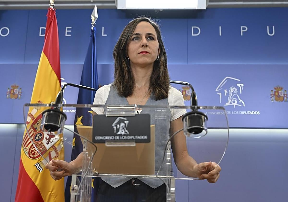 La líder de Podemos, Ione Belarra, durante la rueda de prensa en el Congreso de este miércoles.