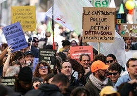 Los sindicatos franceses intentan mantener la presión sobre Lecornu