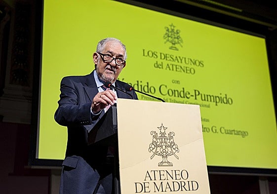El presidente del TC, Cándido Conde-Pumpido, durante un evento en el Ateneo de Madrid.