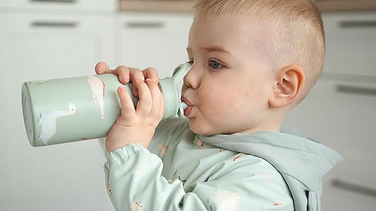 Las mejores cantimploras infantiles de acero inoxidable para el cole y las excursiones