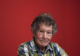 Carlos Soria, durante su rueda de prensa tras coronar con 86 años el Manaslu en Nepal.