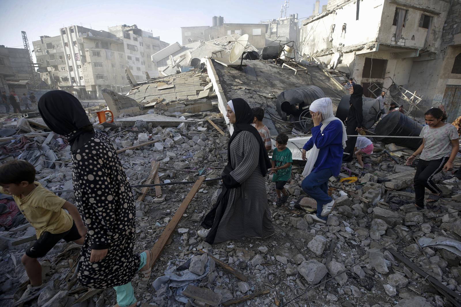 Los gazatíes llevan casi dos años viviendo entre escombros.