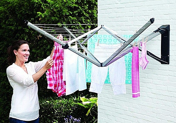 Los mejores tendederos extensibles para secar la ropa en tu terraza o balcón