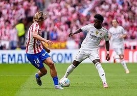 Marcos Llorente y Vinicius Jr. en el último derbi madrileño.