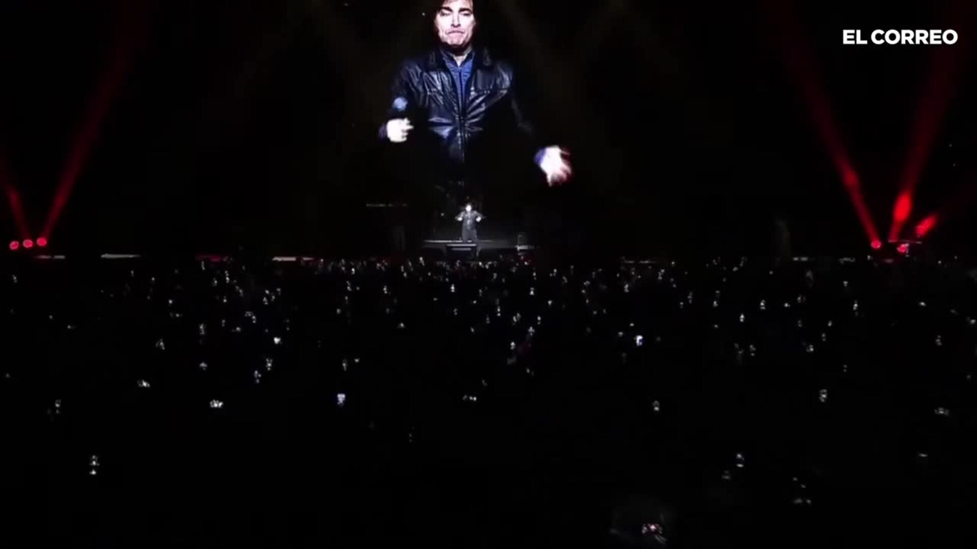 Milei protagoniza un concierto de rock en medio de una tormenta política en Argentina