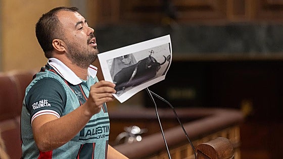 Sumar estalla contra el PSOE por su abstención en la iniciativa legal contra la tauromaquia