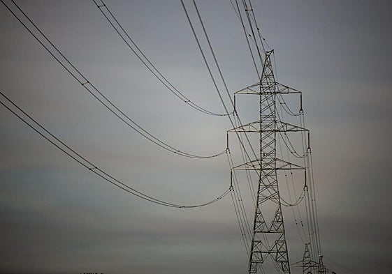 La CNMC ve «innecesario» elaborar informes sobre el control de tensión que falló en el apagón