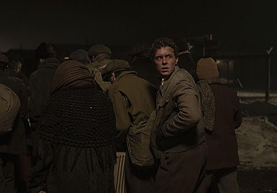 Arón Piper, como el capitán Reyes, a su llegada al gulag.