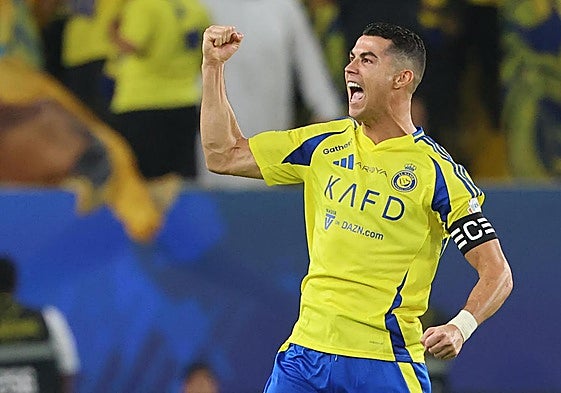 Cristiano Ronaldo celebra un gol con la camiseta del Al Nassr.
