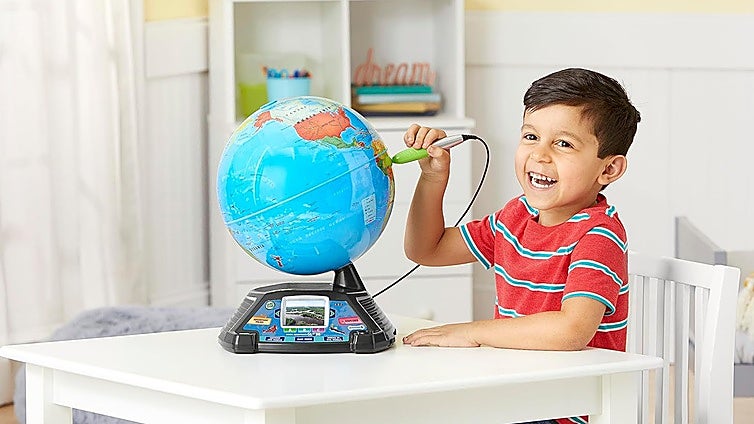 Con este globo terráqueo interactivo los peques descubrirán países, idiomas y mucho más