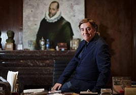 Luis García Montero en su despacho.