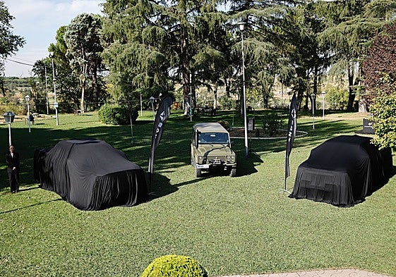 El icónico Santana todoterreno junto a los de momento «ocultos» nuevos modelos