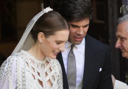 El original vestido de novia de Micaela Belmont en su boda con Fernando Palazuelo: diseño trenzado, cut-out y poco blanco