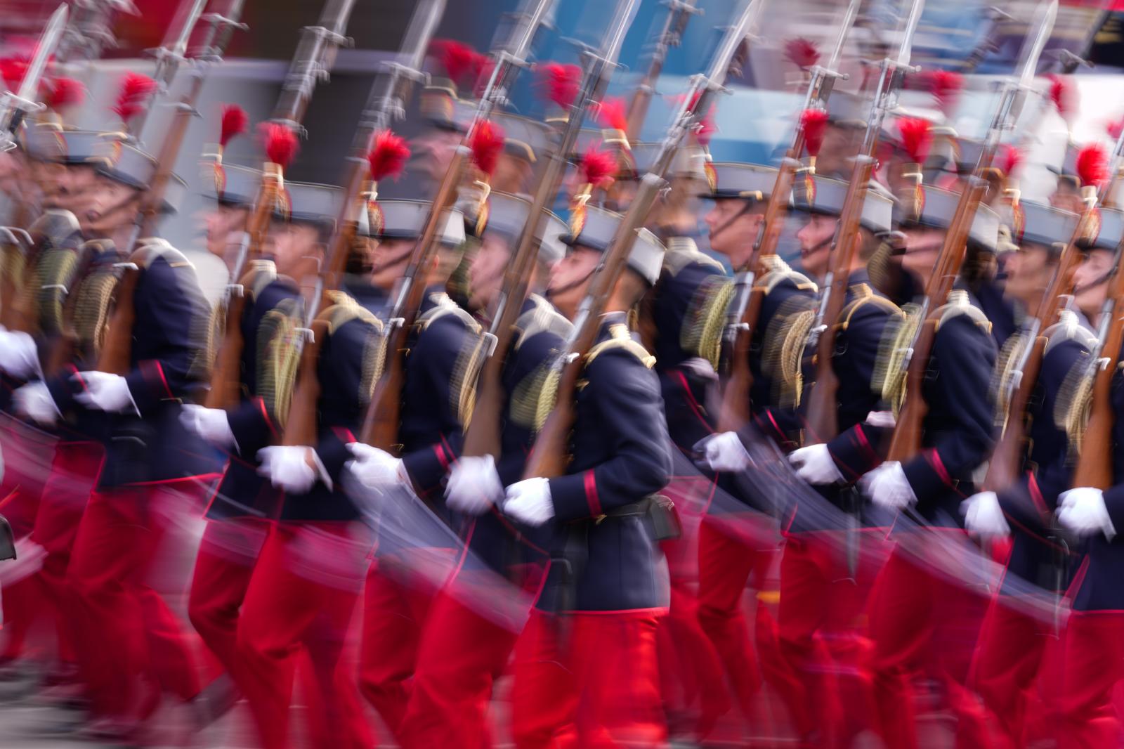 Vista del desfile de la Batería Real de la Guardia Real
