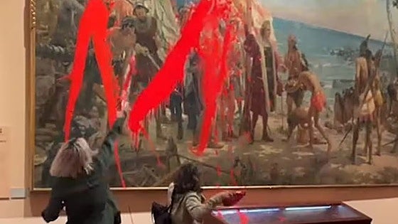 Vandalizan un cuadro de Colón en el Museo Naval en protesta por el Día de la Hispanidad