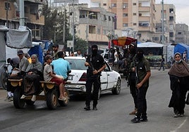 Milicianos de Hamás en el campo de refugiados de Nuseirat.