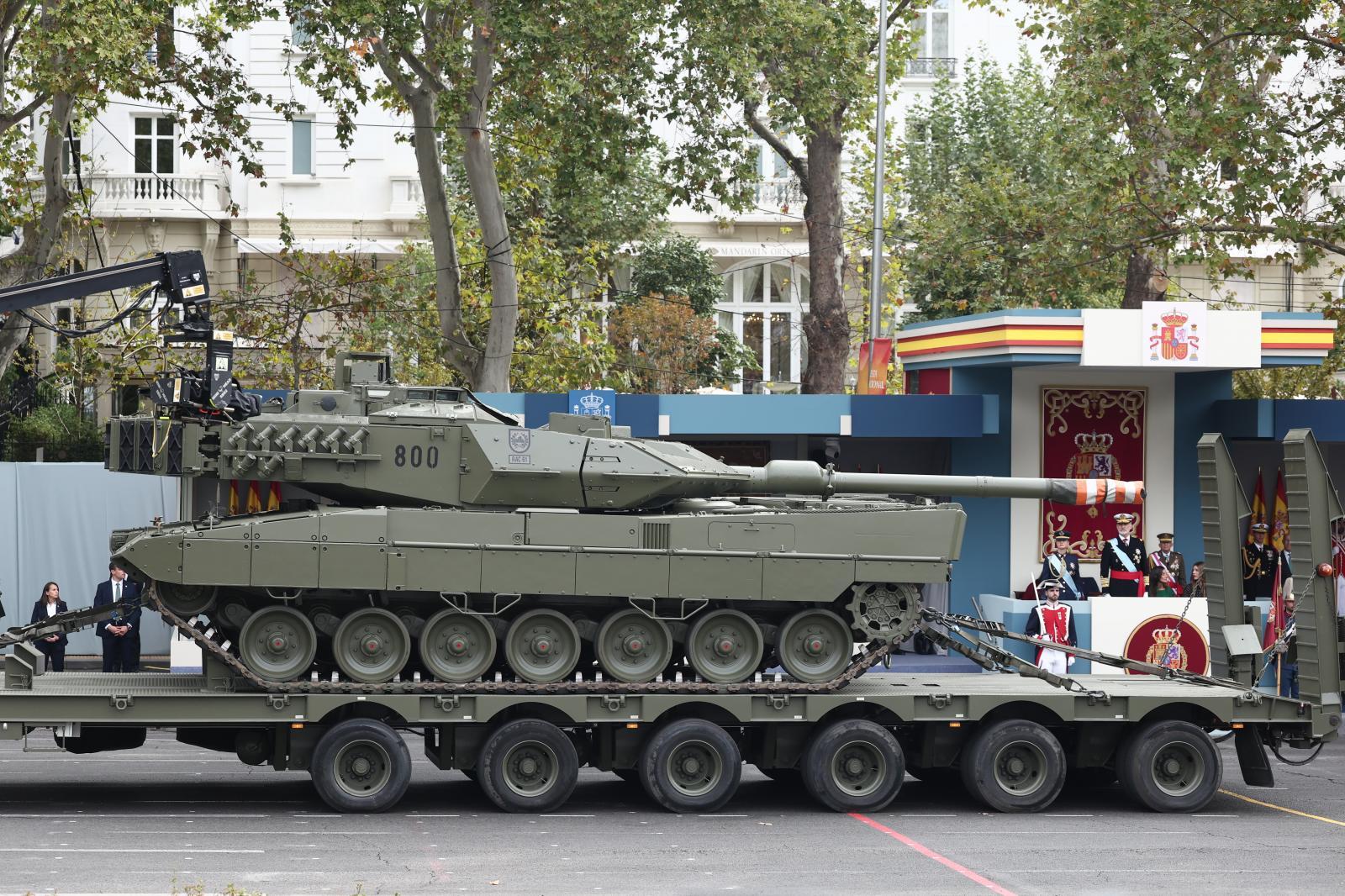 Uno de los tanques del Ejército, durante el desfile militar