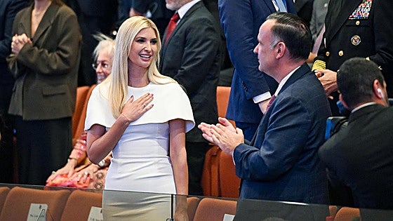 La emotiva ovación a una Ivanka Trump al borde de las lágrimas en el Parlamento Israelí