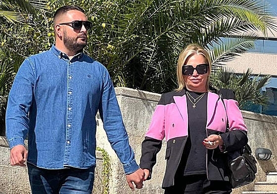 Belén Esteban con su marido Miguel Marcos a su llegada a la Audiencia Provincial de Madrid.