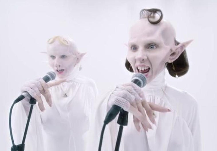 La nueva serie de Eduardo Casanova: una familia de vampiras con diálogos desternillantes