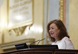 La presidenta del Congreso, Francina Armengol durante sesión del control al ejecutivo celebrada este miércoles.