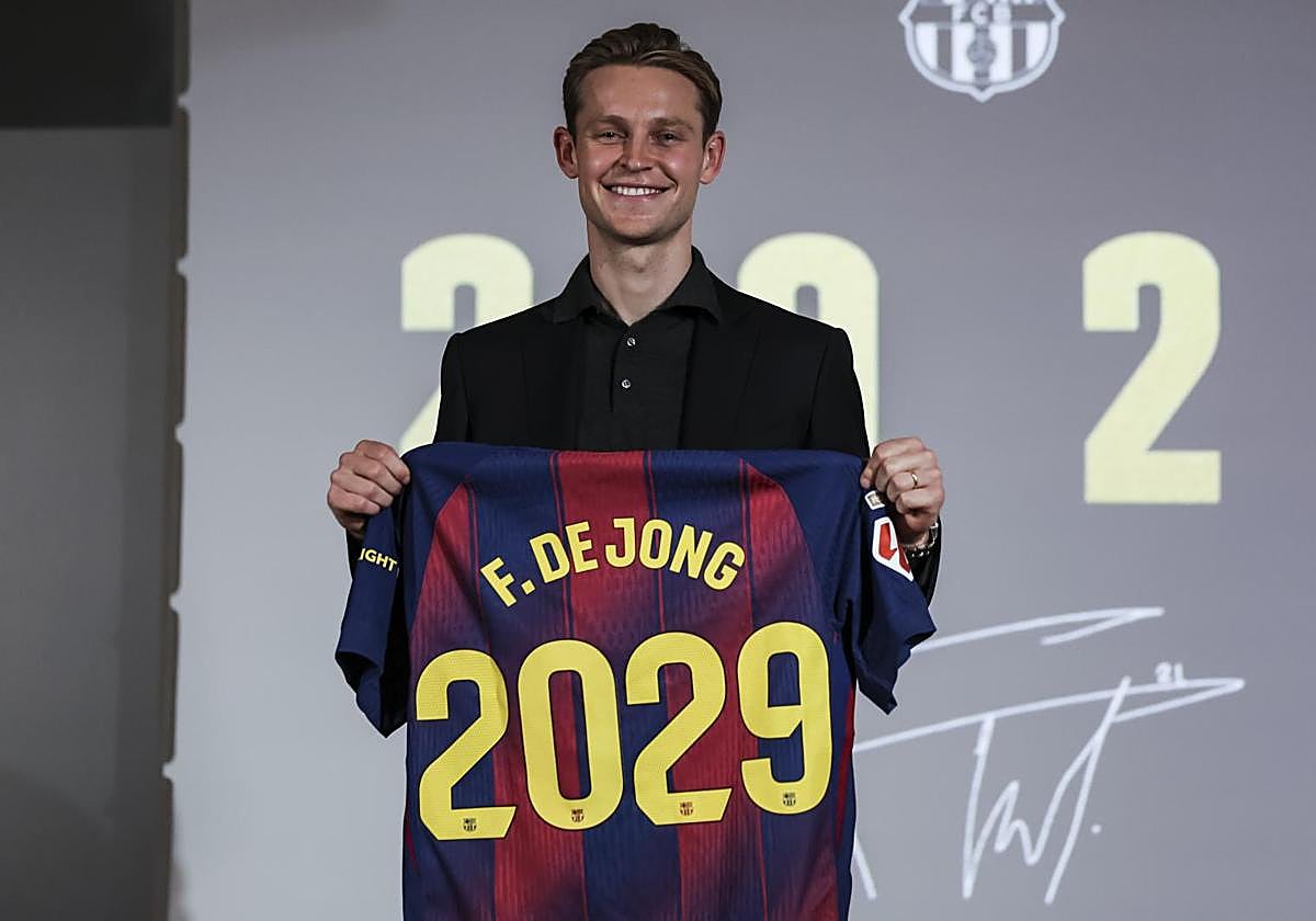 Frenkie de Jong during the event held this Wednesday where his contract renewal with Barça was formalised.