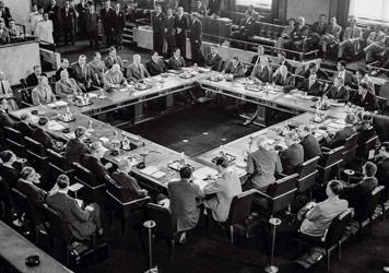 El día que Rusia quiso entrar en la OTAN y otros momentos increíbles de la Alianza Atlántica