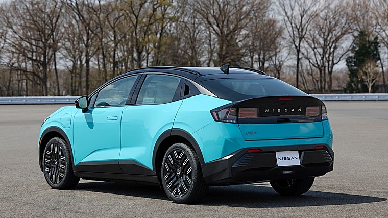 La zaga tiene elementos de modelos clásicos de Nissan, como el Fairlady Z