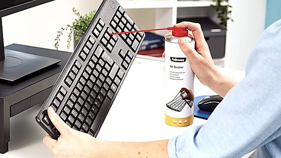 Teclados, móviles, ordenadores... Estos sprays de aire comprimido limpian todos tus dispositivos