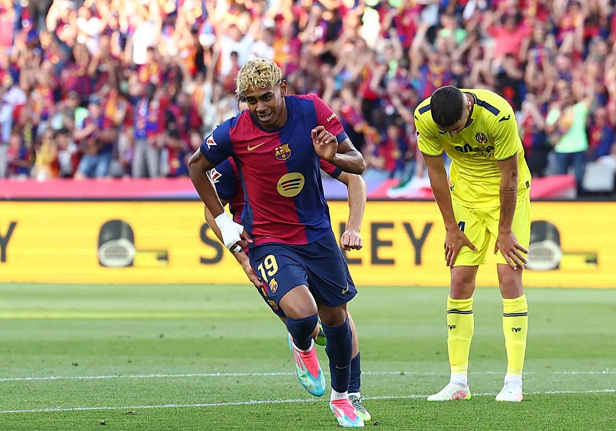 Lamine Yamal celebra un gol frente al Villarreal.