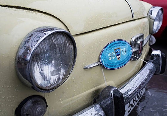 Un Seat 600 en una concentración de coches clásicos en Plentzia (Vizcaya).