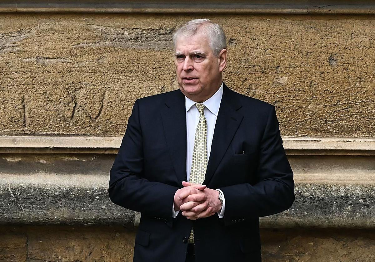 El príncipe Andrés no podrá hacer uso de sus títulos.