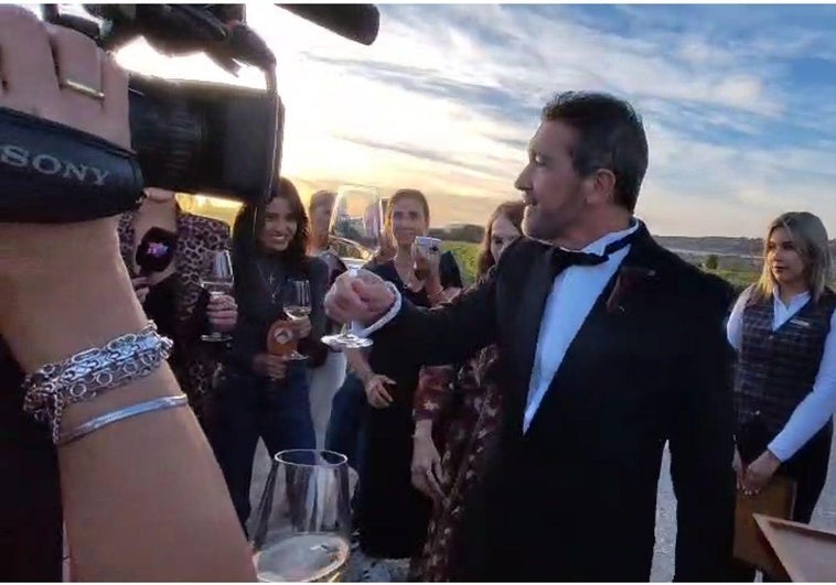 Antonio Banderas tras la boda de su hija: «Ha habido lagrimillas, pero de felicidad»