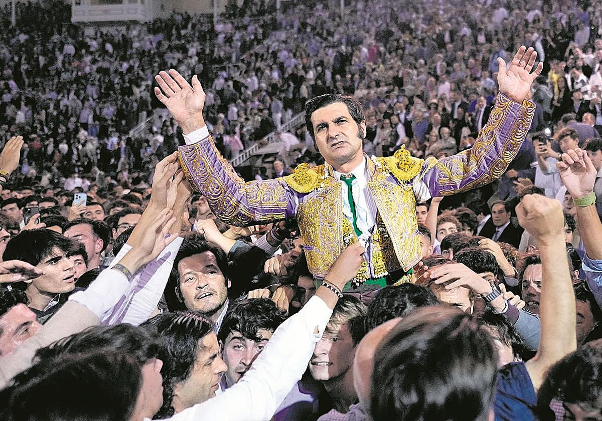 Morante salió a hombros de la plaza de toros de Las Ventas el pasado domingo 12.