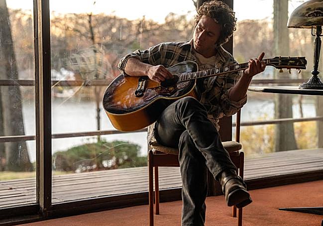 Jeremy Allen White, en un fotograma de la película.