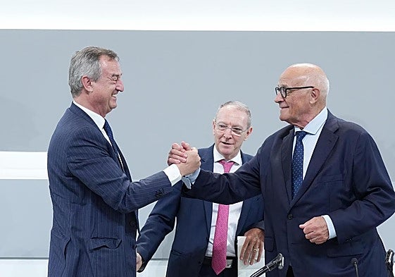 El consejero delegado de Banco Sabadell, Josep Oliu, junto al presidente del banco, Josep Oliu.