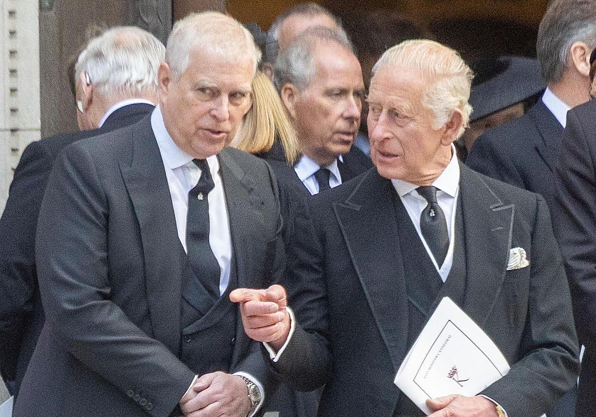 El príncipe Andrés, el pasado junio junto al rey Carlos de Inglaterra.