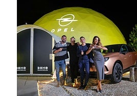 Wally López (DJ), Jaspeante (tecnología) y Cenando con Pablo (gastronomía), coprotagonistas de la serie junto a Lara Álvarez