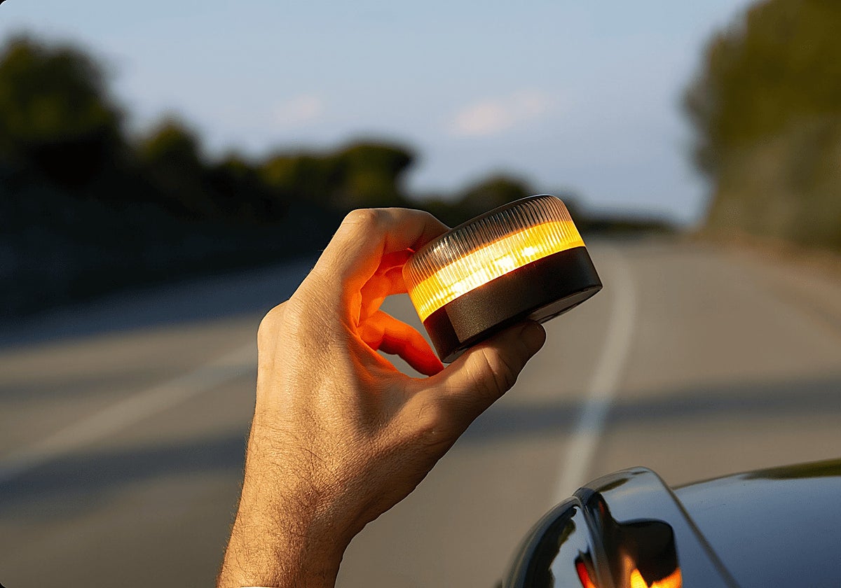 Connected V16 Beacon