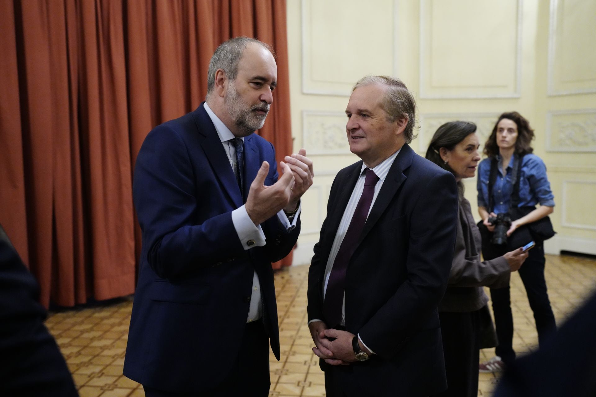 Agustín Pery, director adjunto de contenido de ABC; e Ignacio Ybarra.