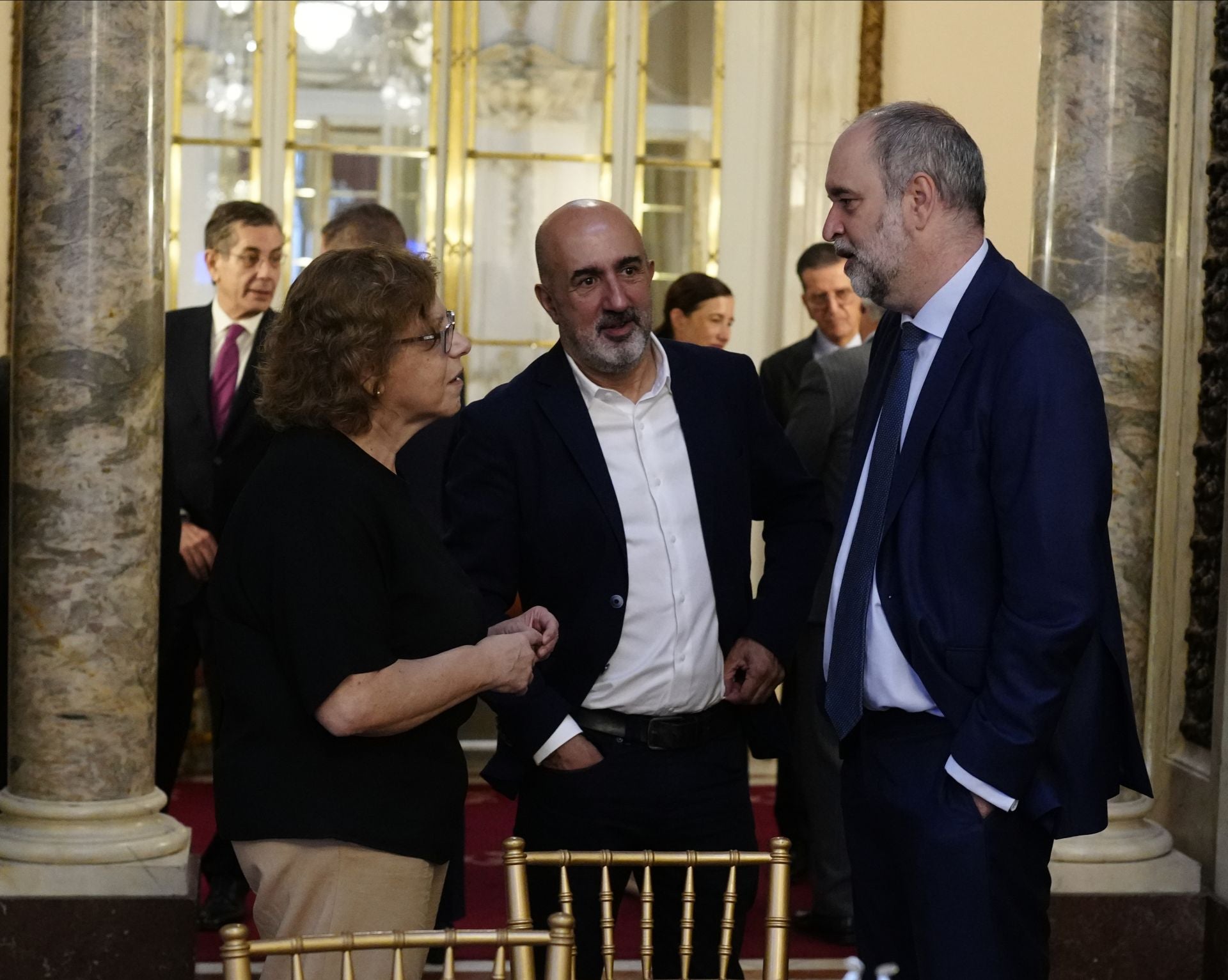Carlos Caneiro y Agustín Pery, directores adjuntos de ABC, y María José Barrero, subdirectora de Comunicación de Vocento.