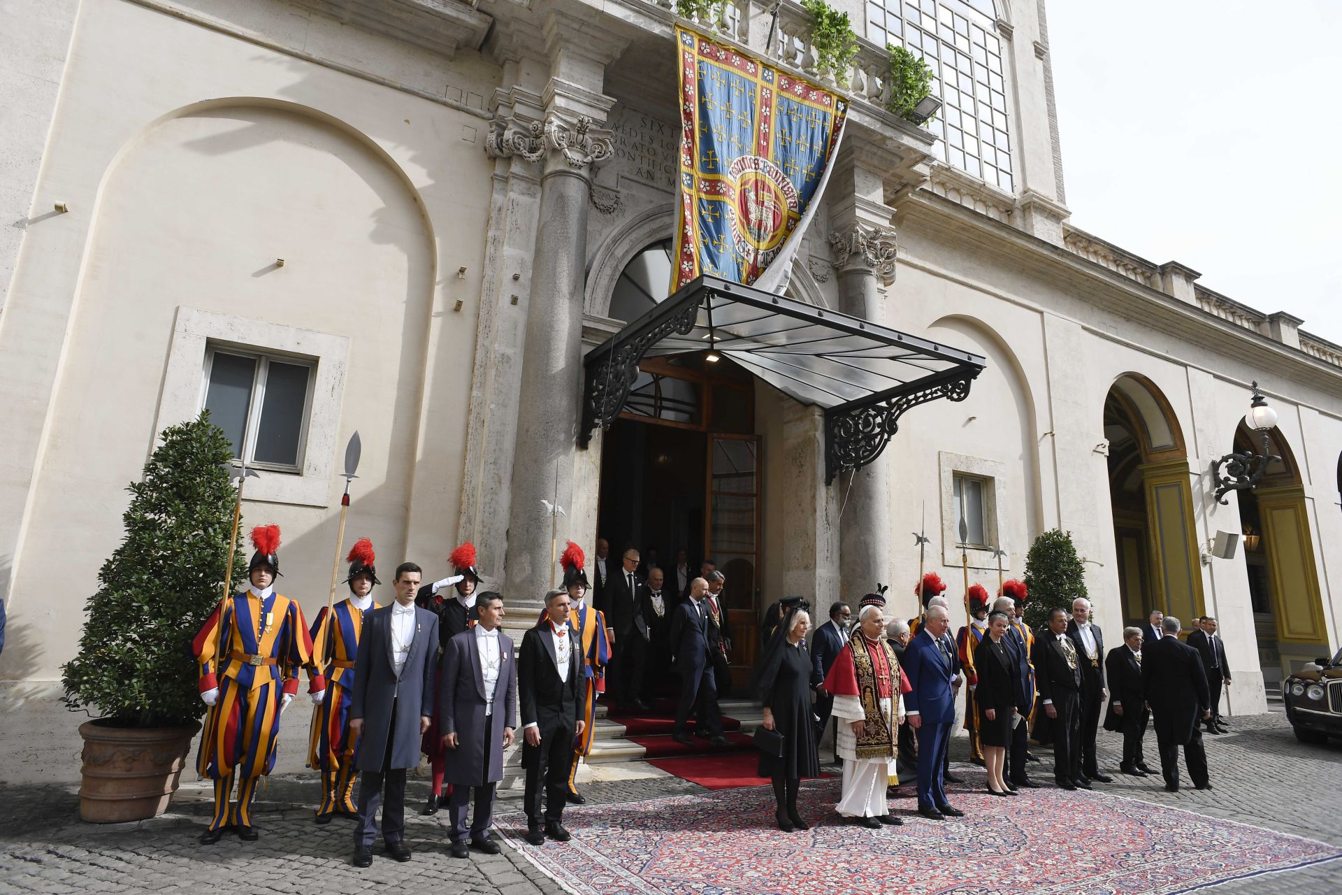 El rezo histórico del Papa y Carlos III