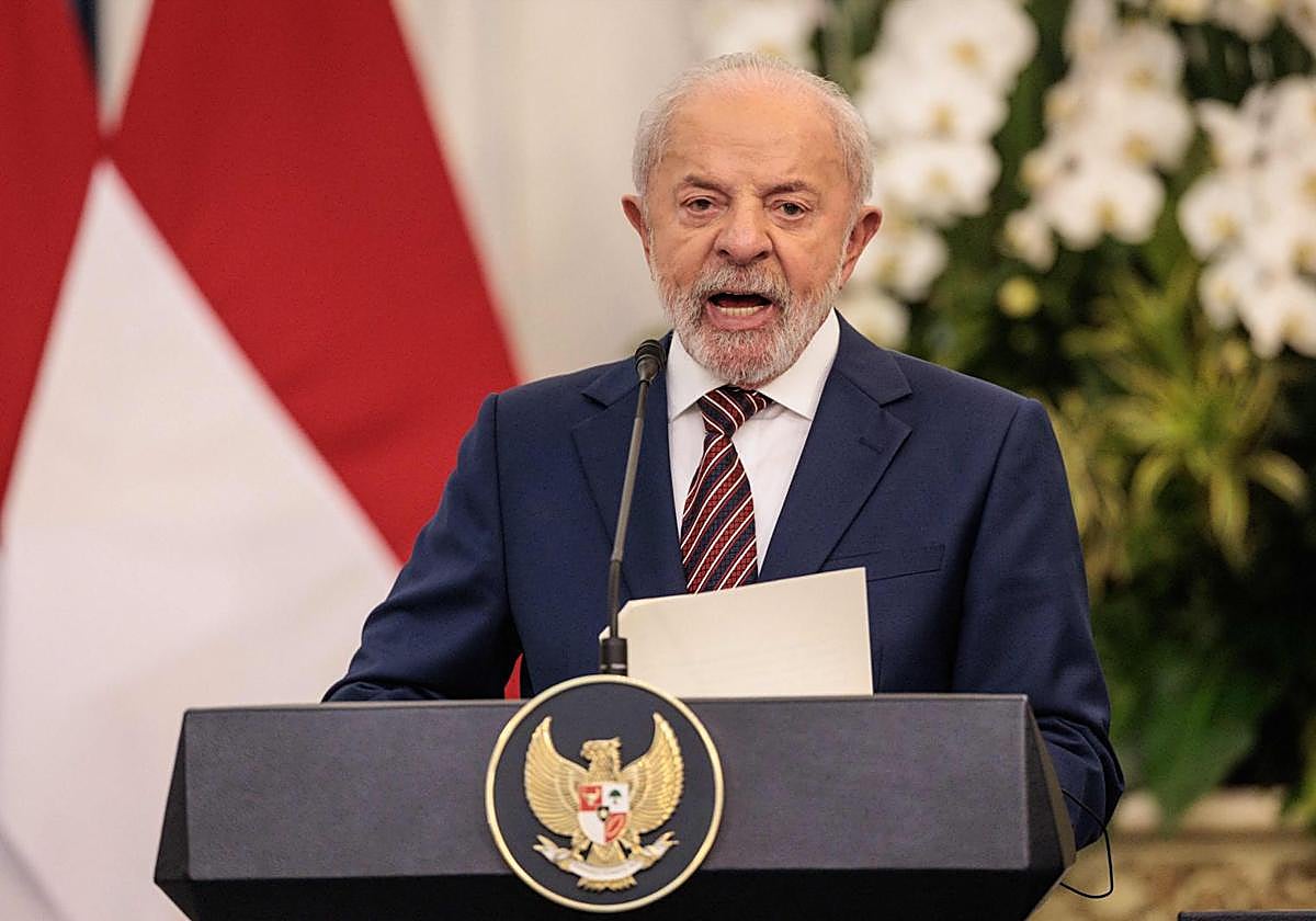 El presidente brasileño, Luiz Inácio Lula da Silva, ha hecho el anuncio de su candidatura a la reelección de visita oficial en Indonesia.