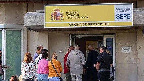 La tasa de paro sube al 10,45% con el fin del verano a pesar de marcar un récord histórico de ocupados