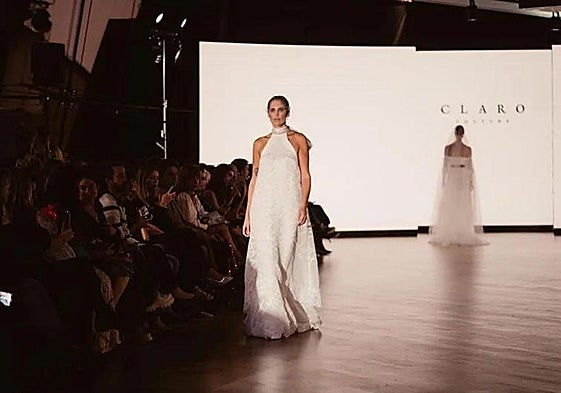 Modelo a su paso por el desgile del San Sebastián Moda Festival