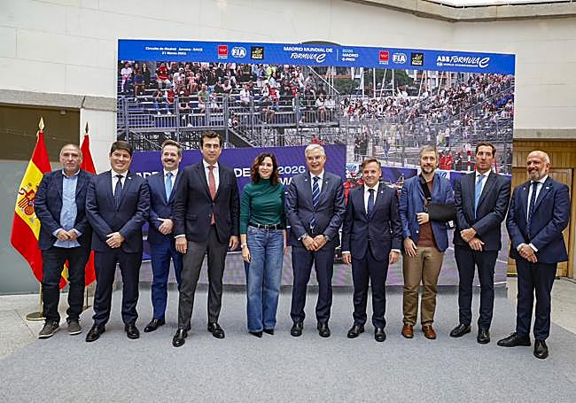 Foto de familia de la presetnación del E-Prix de madrid.