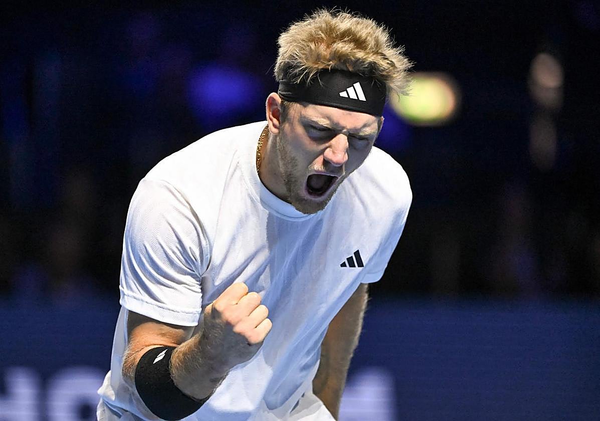 Alejandro Davidovich celebra un punto en su duelo ante Ugo Humbert.