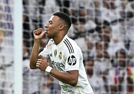 Mbappé celebra el gol en el clásico.