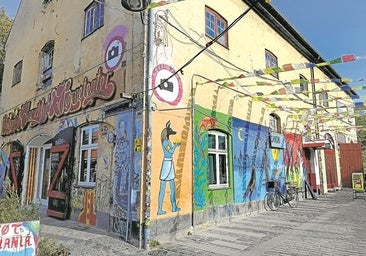 Así se vive en Christiania, la comuna hippie de Copenhague