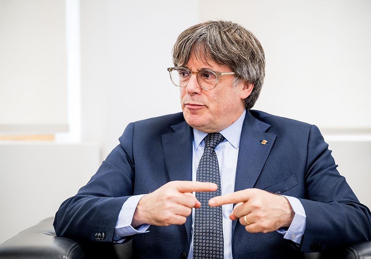 Carles Puigdemont during his meeting with Salvador Illa in Brussels.
